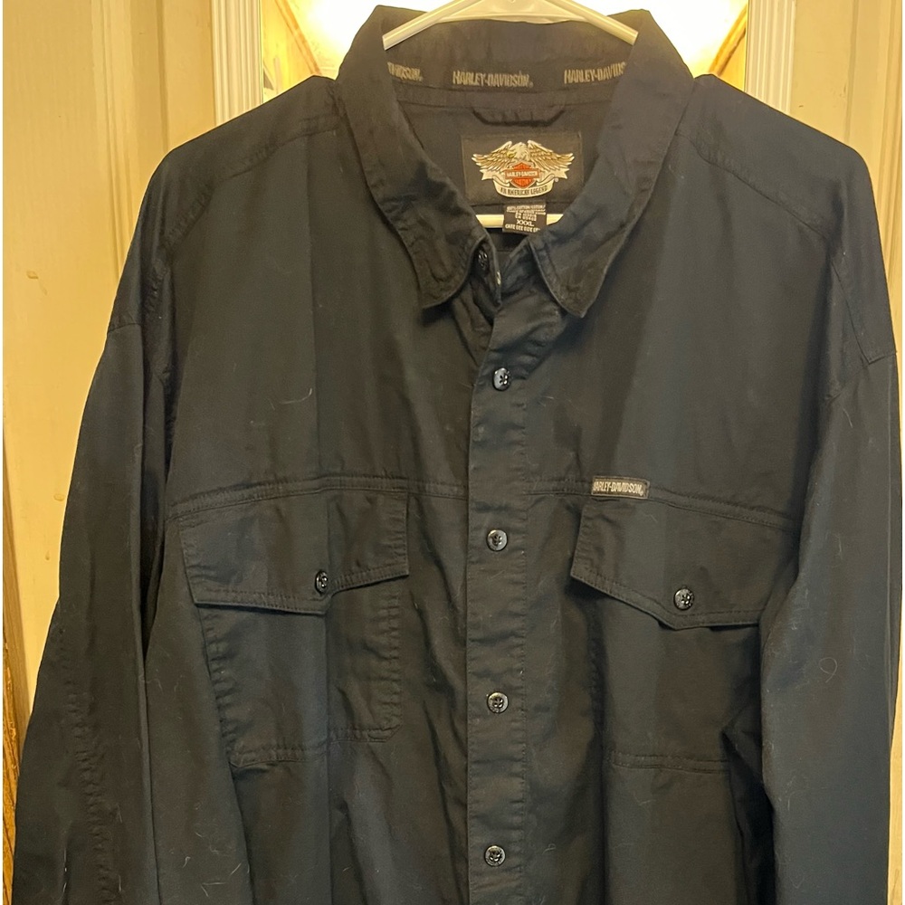 Men’s Harley Davison, black button-down shirt. Like new Size 3XL design on back